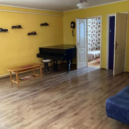 Leander Vendeghaz Apartment Gyöngyös Екстериор снимка